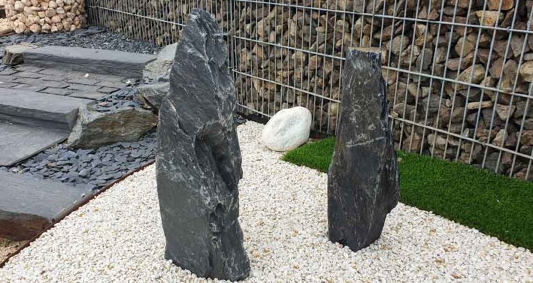 Monolitos de piedra decorativos