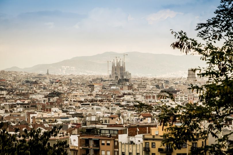 Comprar vivienda en el cinturón de Barcelona: confort, precios competitivos y calidad de vida panorama-427997_1280-810x540